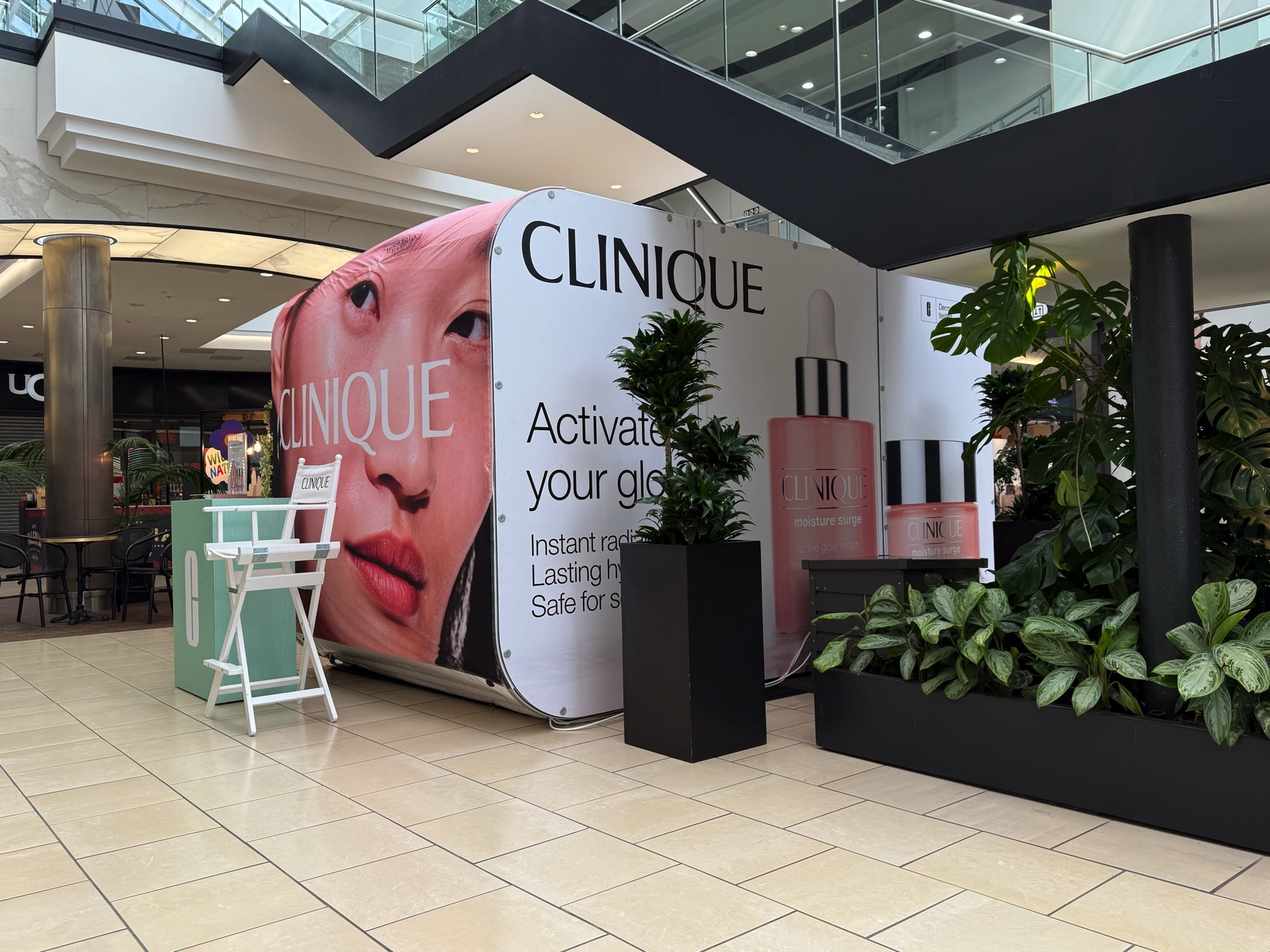 Clinique Indoors-min