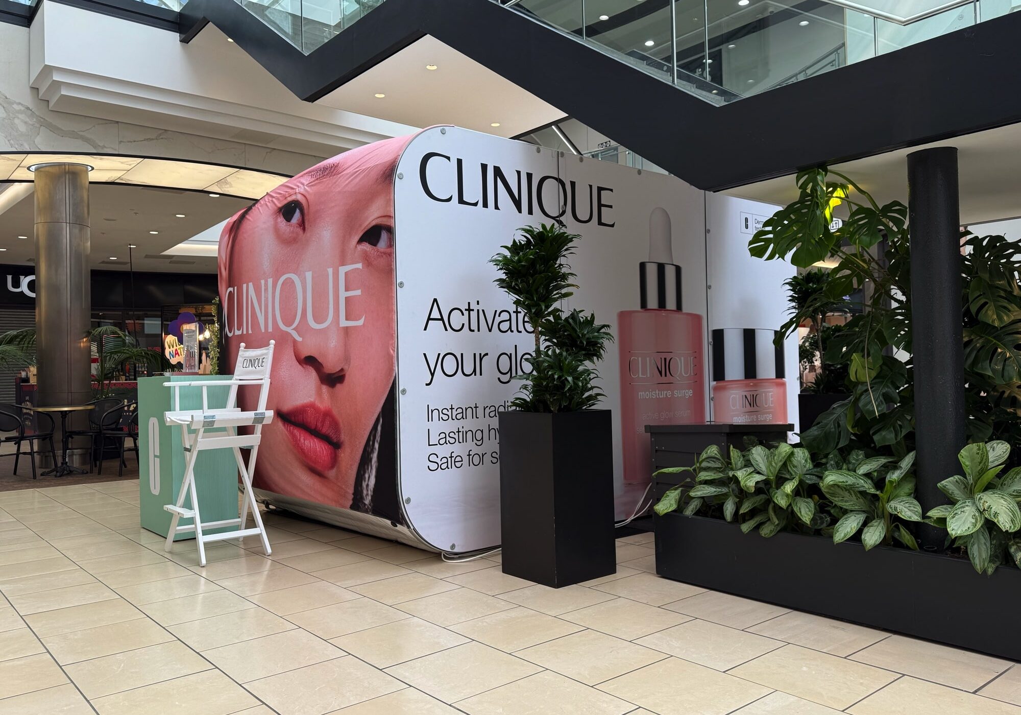 Clinique Indoors-min